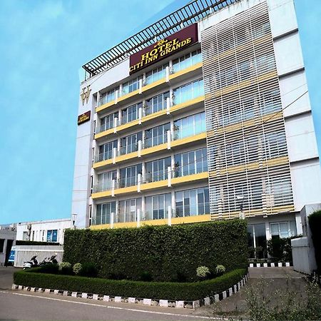 Hotel Citi Inn Grande Zirakpur Екстериор снимка