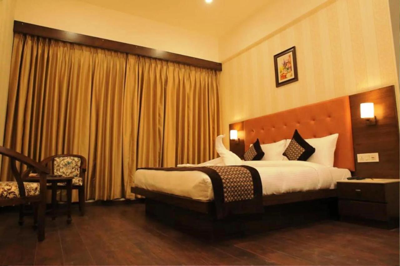 Hotel Citi Inn Grande Zirakpur Екстериор снимка