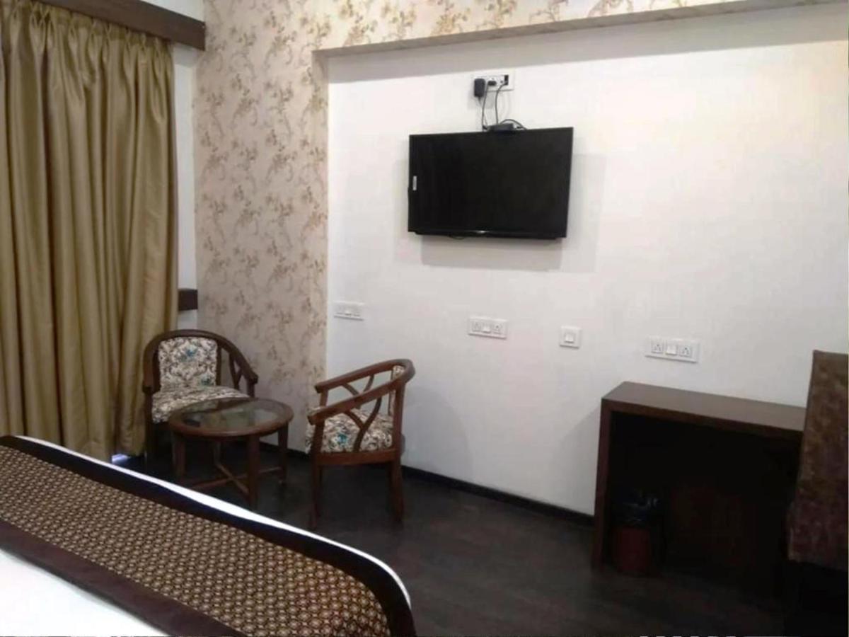 Hotel Citi Inn Grande Zirakpur Екстериор снимка